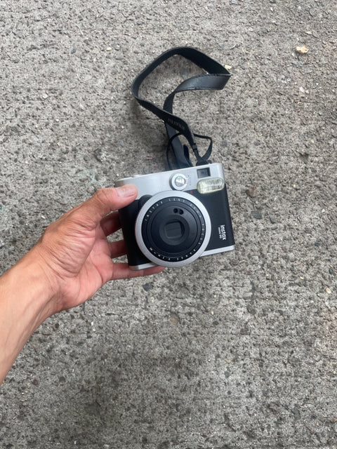 Fujifilm Instax Mini 90, Needs Battery Charger
