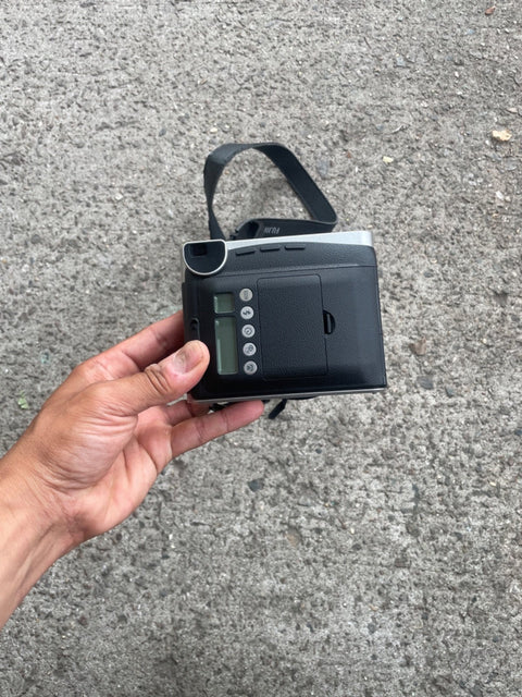 Fujifilm Instax Mini 90, Needs Battery Charger