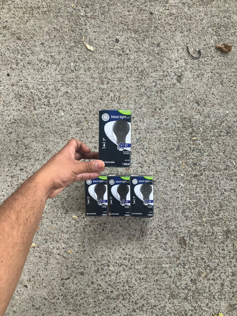 4 Black Light Bulbs