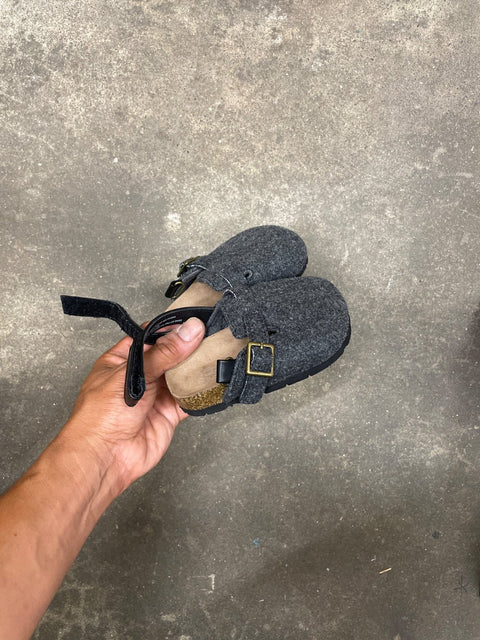 Gap Grey Fuzzy Kids Clogs, 5-6