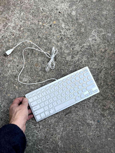 Good Looking Macally Wired Keyboard