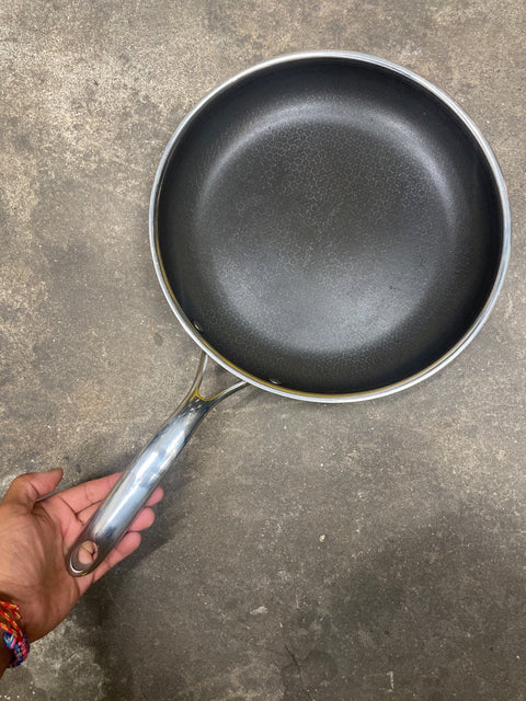 Hexclad Frying Pan, 12.5”