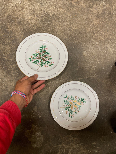 Holiday Tree Decorative Plates