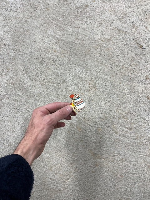 Hooters Collectible Pin