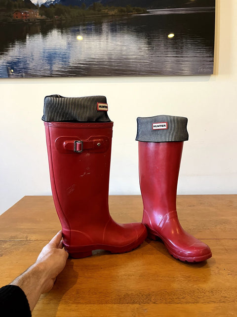 Hunter Red Rain Boots & Removable Liners, Size US 5M or 6W or EU 37