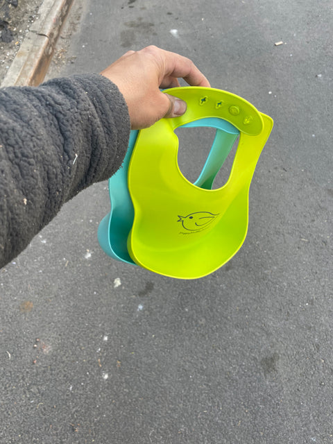 Easy Clean Bibs