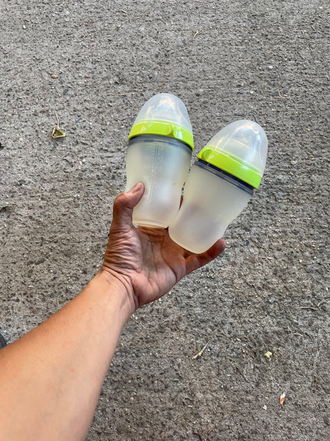 2 Como Toto Bottles