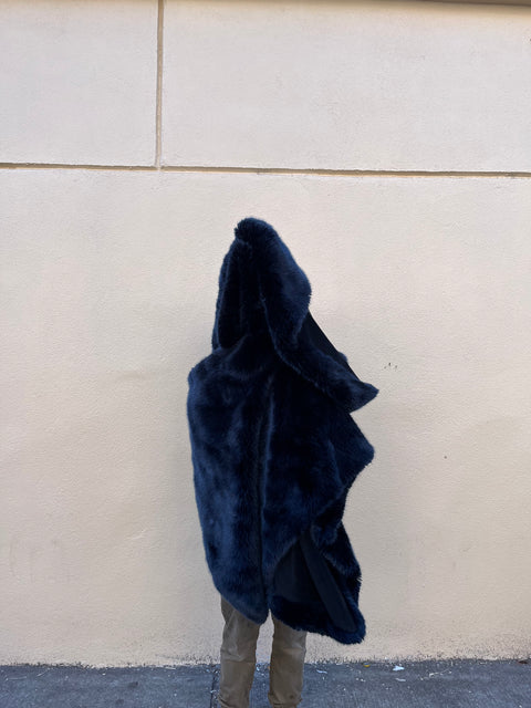 Donna Salyers Fabulous Fur Faux Fur Throw