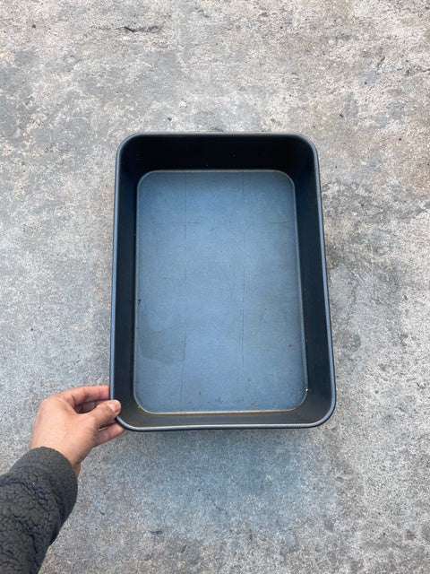 Black Roasting Pan that Could Cook a Medium Turkey