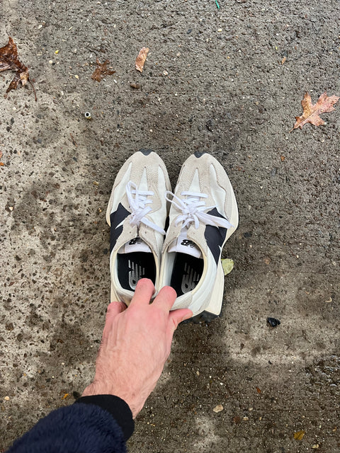 New Balance 327, Size US 9W or 39 EU