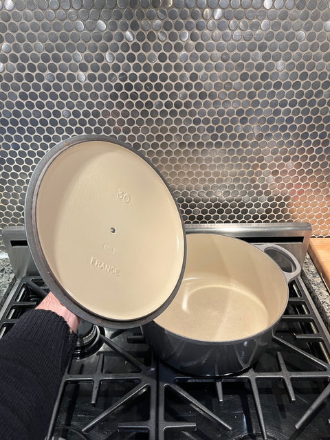 Brand New Le Creuset Dutch Oven, Size 30 or 9 Qt