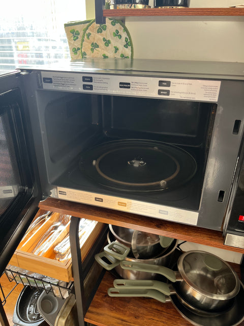 A Good Cuisinart Microwave, 1.1 cu. ft
