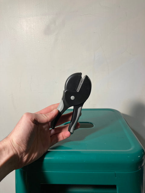 1 Hole Punch