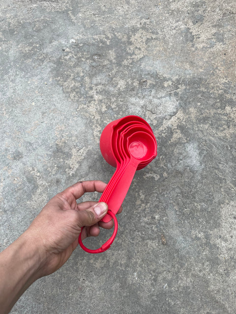 Red Measuring Cups Set