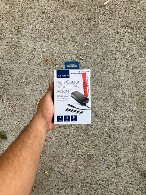 Insignia High-Output Universal AC Adapter