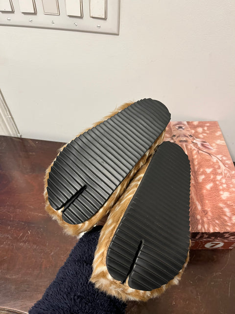 Brand New BAMBI TABIS Fawn Clogs With The Fawn Socks Too!, Size US 7 M or 9 W or EU 40