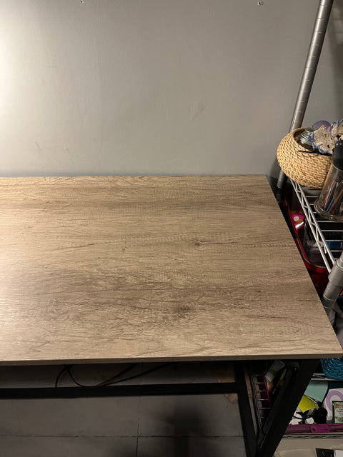 Modern Light Wood Standing Desk or Table, W47xD23xH36"