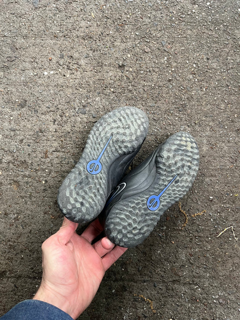 Nike Kids Soccer Cleats Size 1Y
