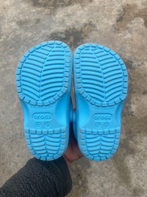 Crocs in Blue, Sz C 9