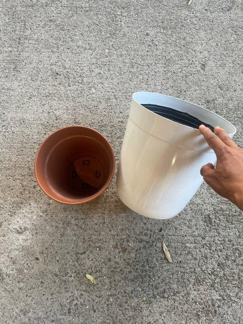 2 Plastic Pots