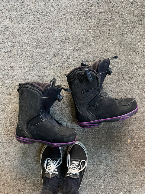 Salomon Ivy Snowboard Boots, Size US 9W or EU 41