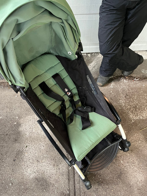 Babyzen YOYO Stroller, Needs New Grip For The Handlebar