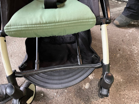 Babyzen YOYO Stroller, Needs New Grip For The Handlebar