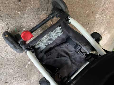 Babyzen YOYO Stroller, Needs New Grip For The Handlebar