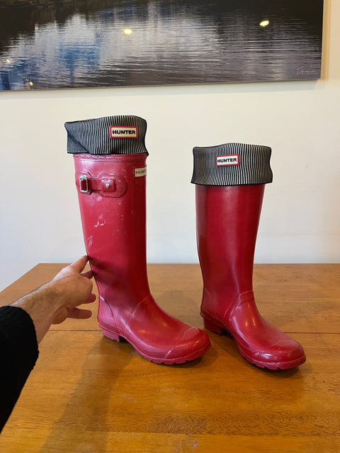 Hunter Red Rain Boots & Removable Liners, Size US 5M or 6W or EU 37