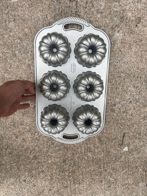Floral Bundt Cake Pan