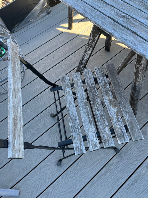 Rustic Outdoor Table Set & 4 Chairs (Needs A Bit Of Love)