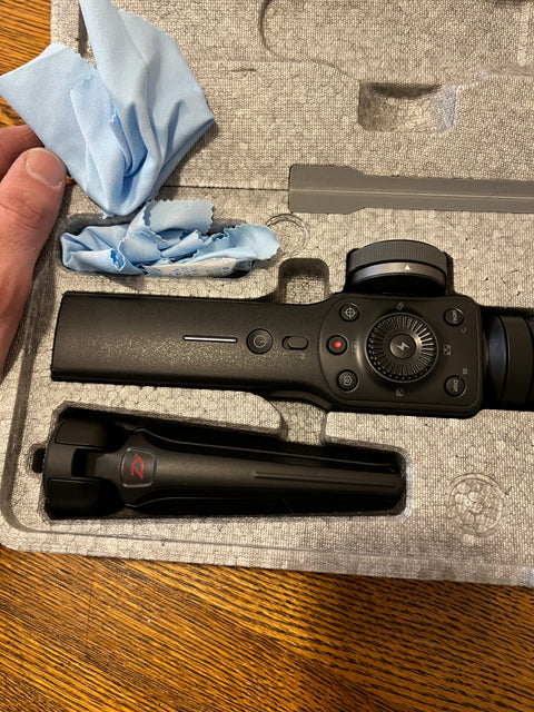 Like New Zhiyun Smooth 4 Gimbal Stabilizer for Smartphone
