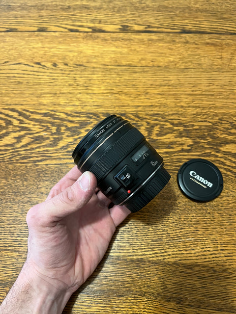 Canon EF 85mm 1.8 Ultrasonic Lens In Excellent Condition