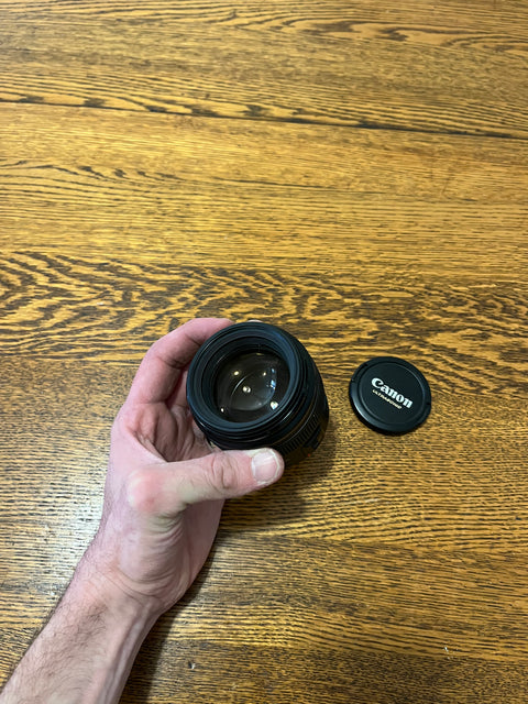 Canon EF 85mm 1.8 Ultrasonic Lens In Excellent Condition