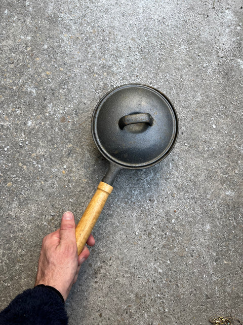 Vintage 1Qt Taiwanese Cast Iron Pot