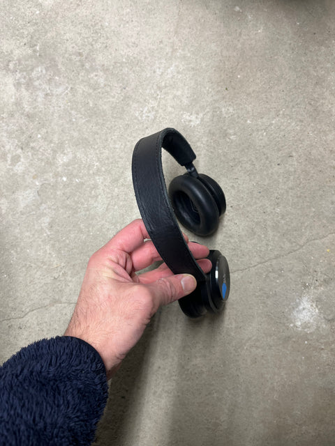 Bang & Olufsen Beoplay H9 Wireless Headphones