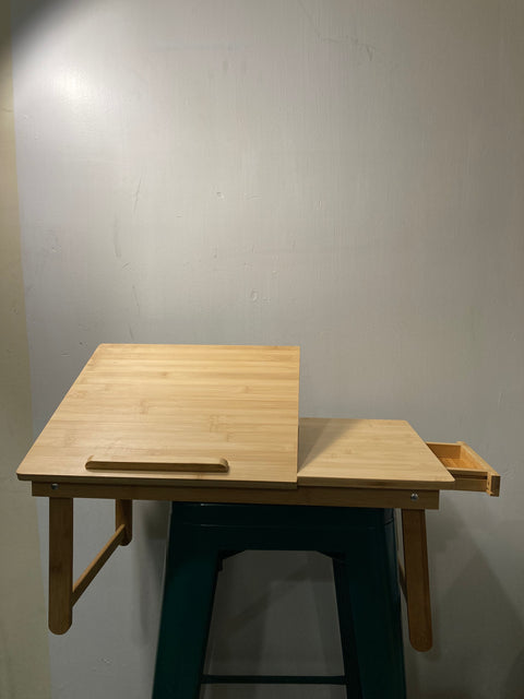 Portable tray desk
