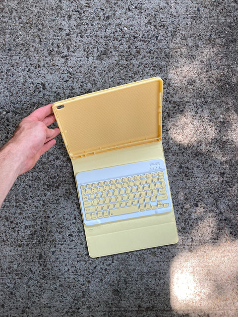 Cute 11" iPad Case & Bluetooth Keyboard