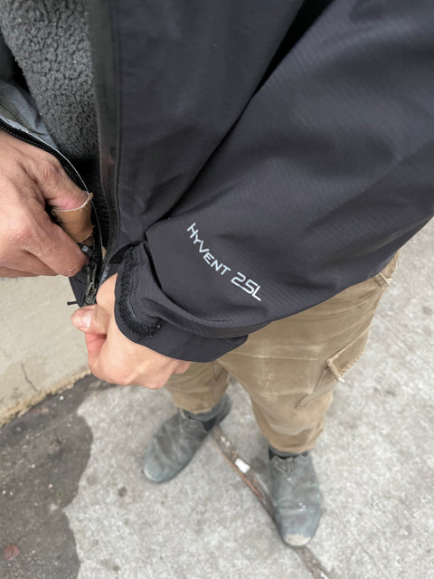 North Face HyVent 2.5L Jacket, Size M