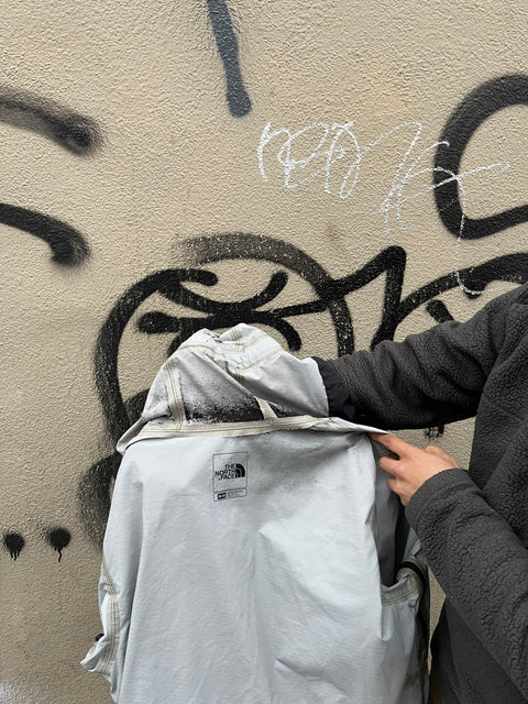 North Face HyVent 2.5L Jacket, Size M