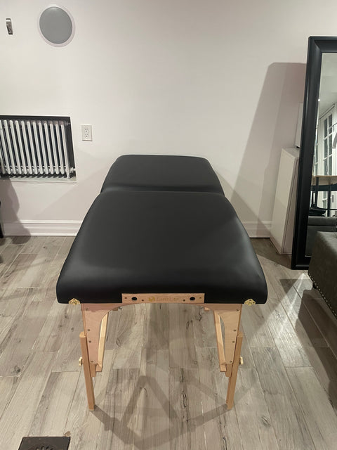 EarthLite Massage Table In Great Condition