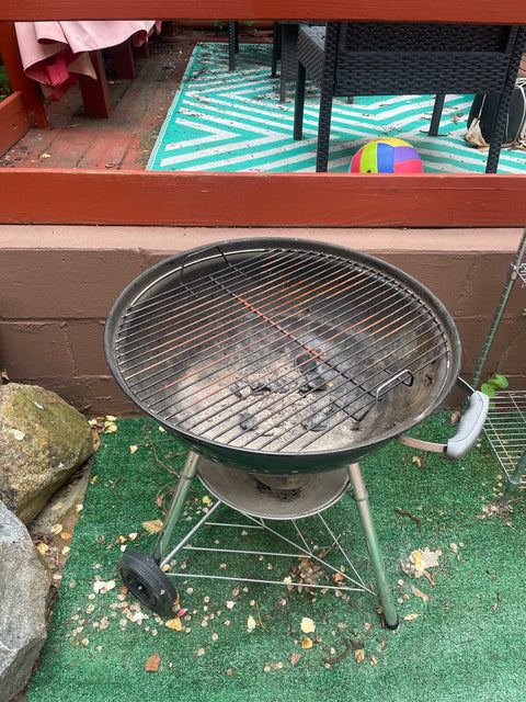 Weber Original Kettle 22" Black Kettle Charcoal Grill