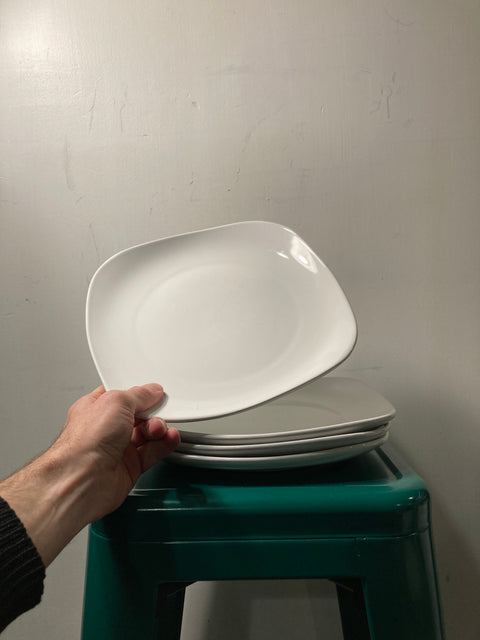 4 Dinner Plates