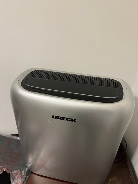 Oreck Air Response Air Purifier & New Filters, Size M