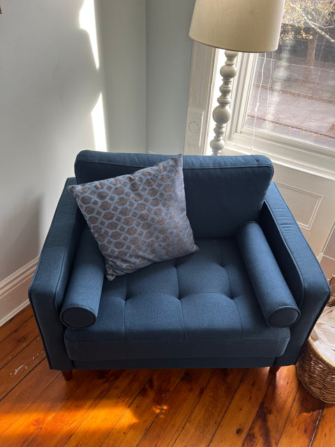 Lifestyle Solutions Lexington Chair in Navy Blue, W40xD27xH30"