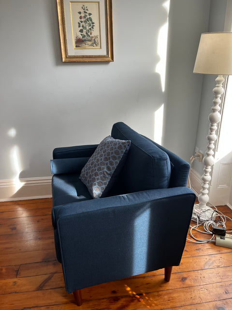 Lifestyle Solutions Lexington Chair in Navy Blue, W40xD27xH30"