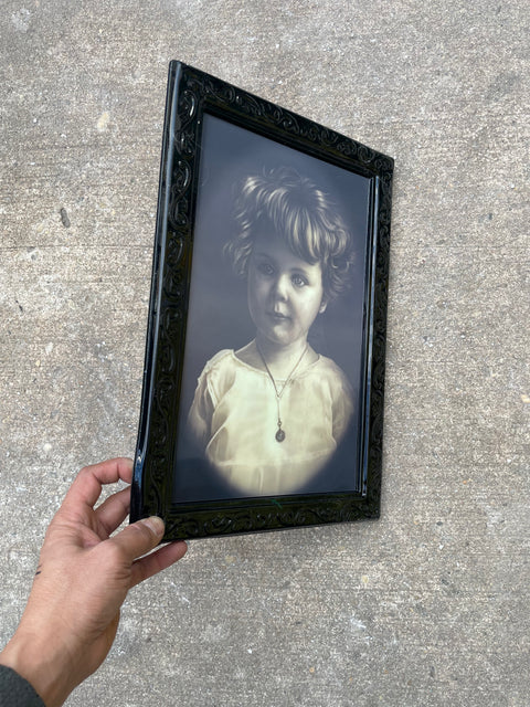Creepy Child Portrait That Changes