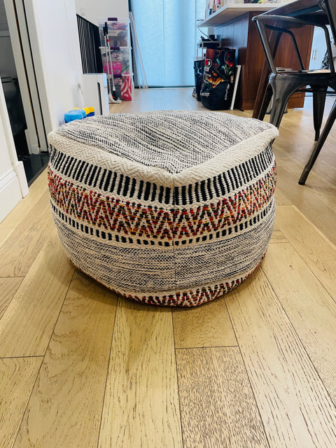 Cuteass Poof, 22x16"