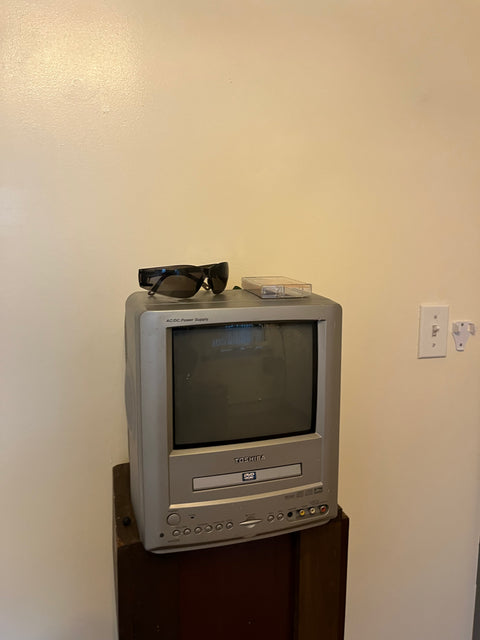 Toshiba MD9DM1R 9" CRT TV DVD
