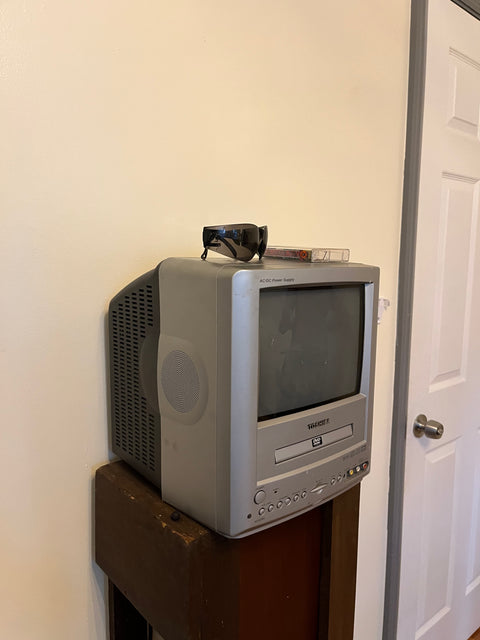 Toshiba MD9DM1R 9" CRT TV DVD